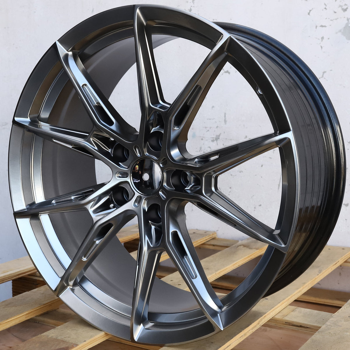 RND-2 | Hyper Black wheels