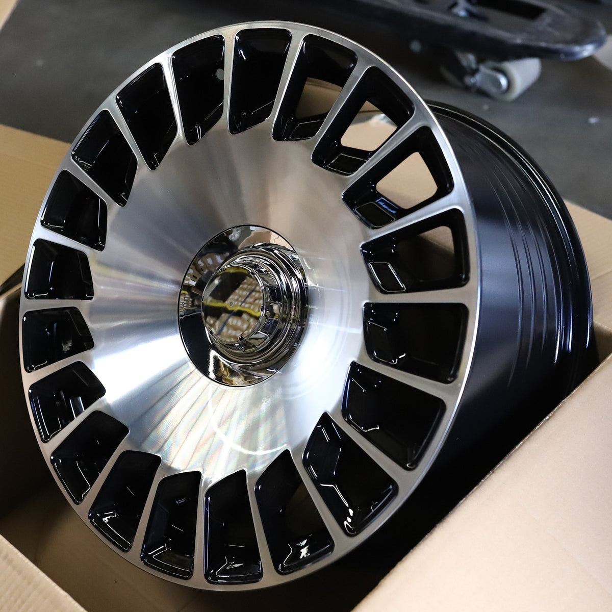 MB18 | Black Machined Face