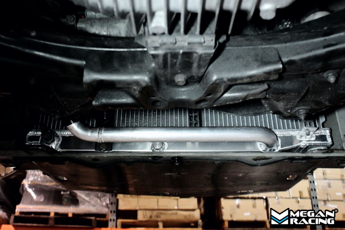 Megan Performance Aluminum "Triple Pass" Radiator w/Cap For 2000-2009 Honda S2000 AP1 AP2 S2K