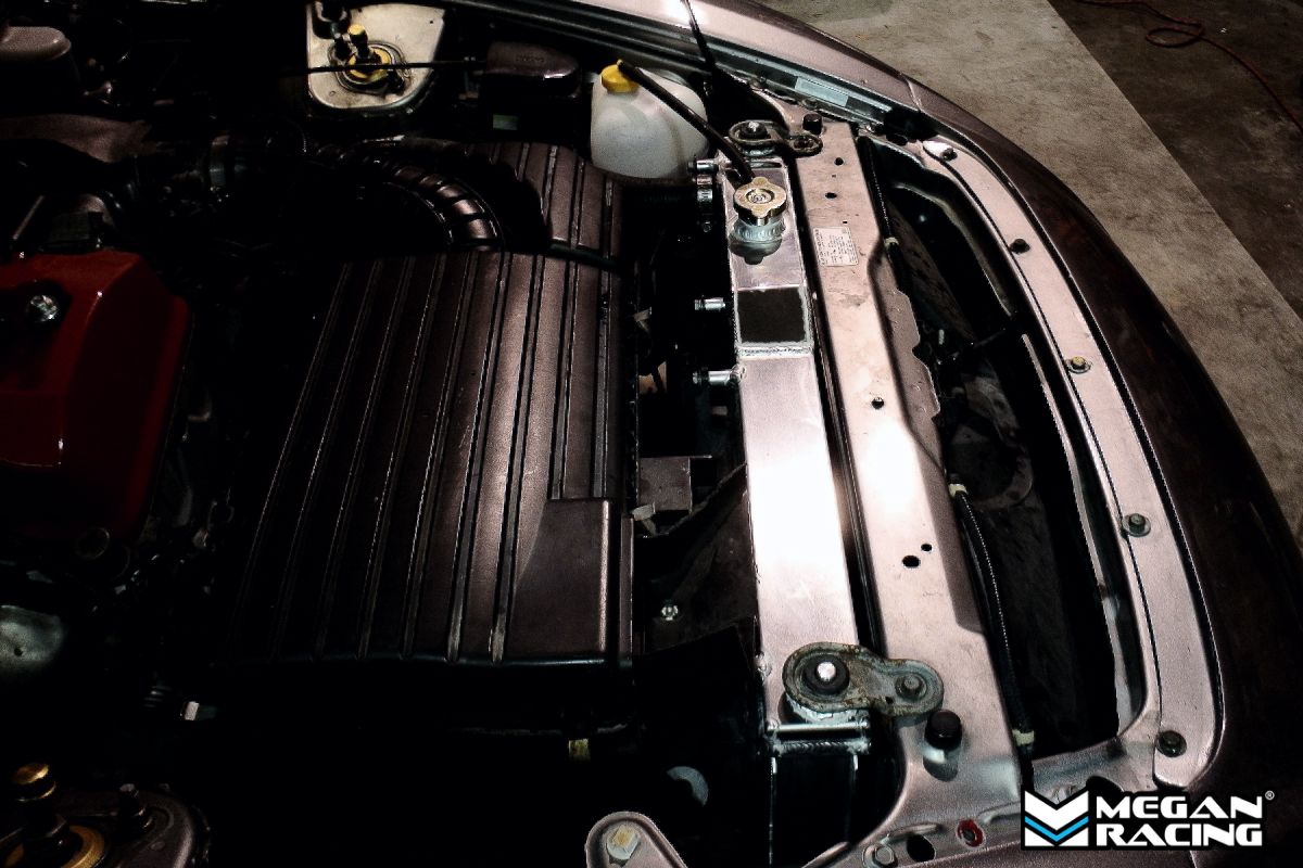 Megan Performance Aluminum "Triple Pass" Radiator w/Cap For 2000-2009 Honda S2000 AP1 AP2 S2K
