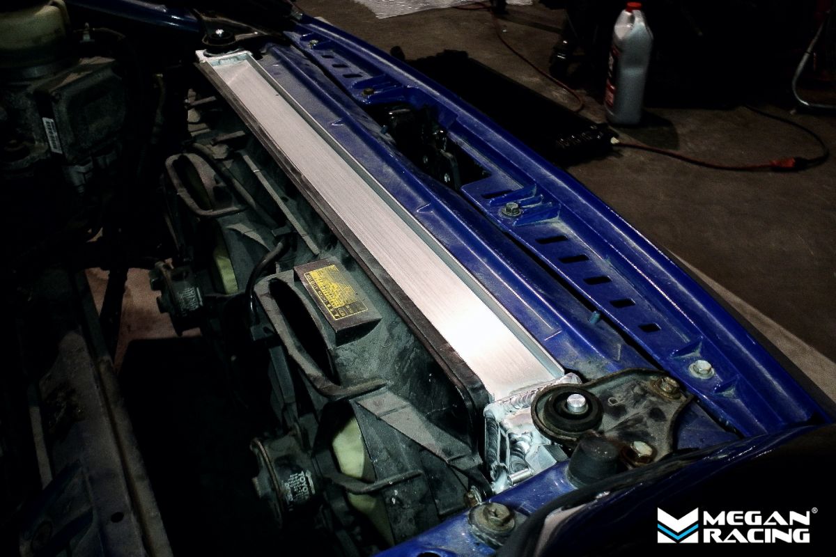 Megan Performance Aluminum Radiator For 2000-2006 Toyota MR2 Spyder W30