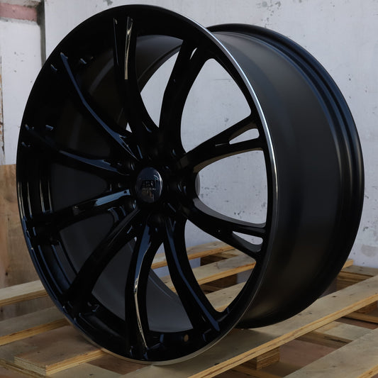 AU03 | Black Machined Lip wheels