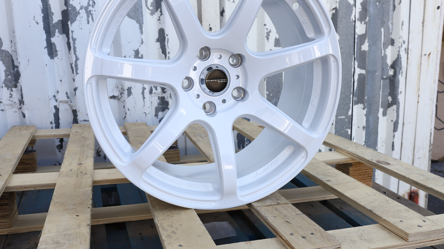 WKS-5 | White