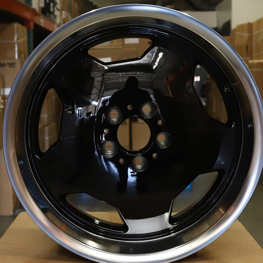 MB02 | Gloss Black Machined Lip