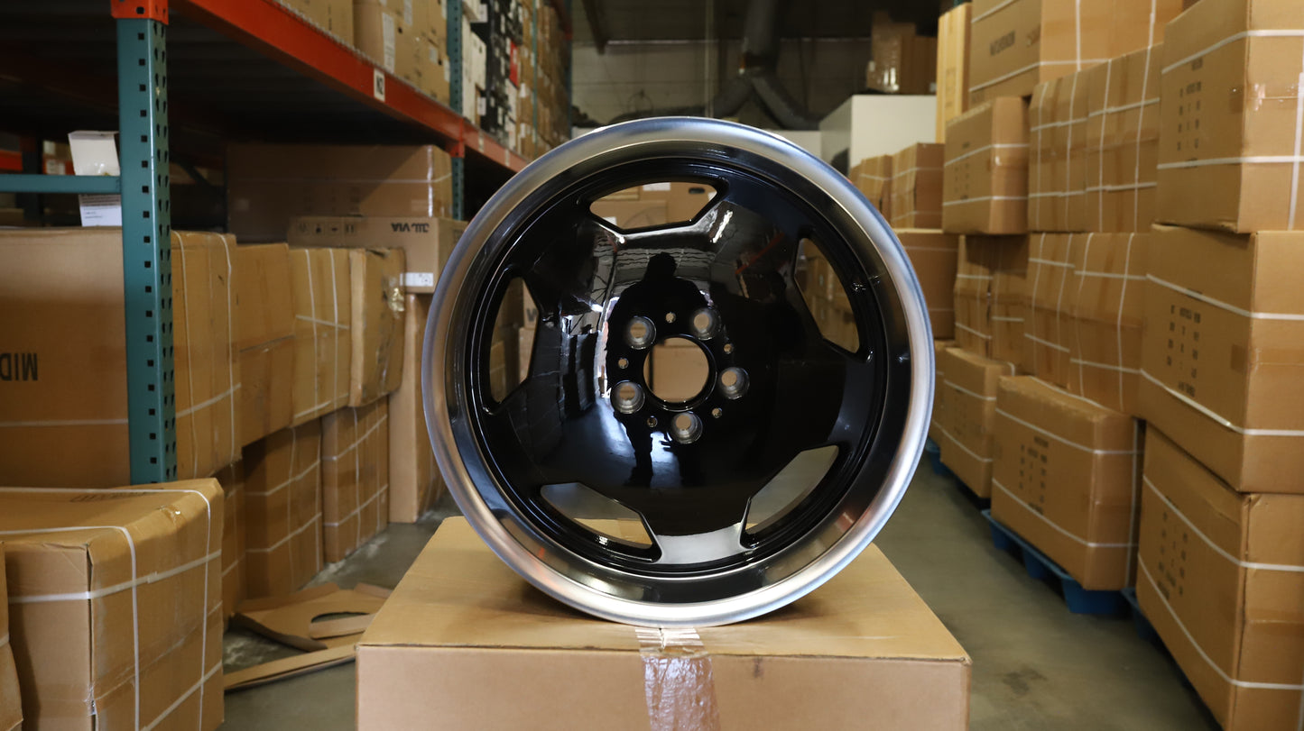 MB02 | Gloss Black Machined Lip