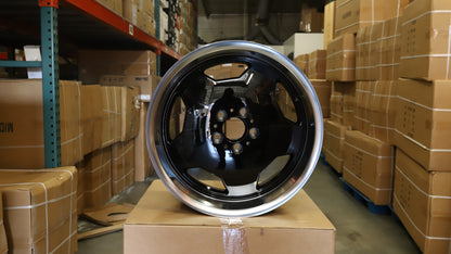MB02 | Gloss Black Machined Lip
