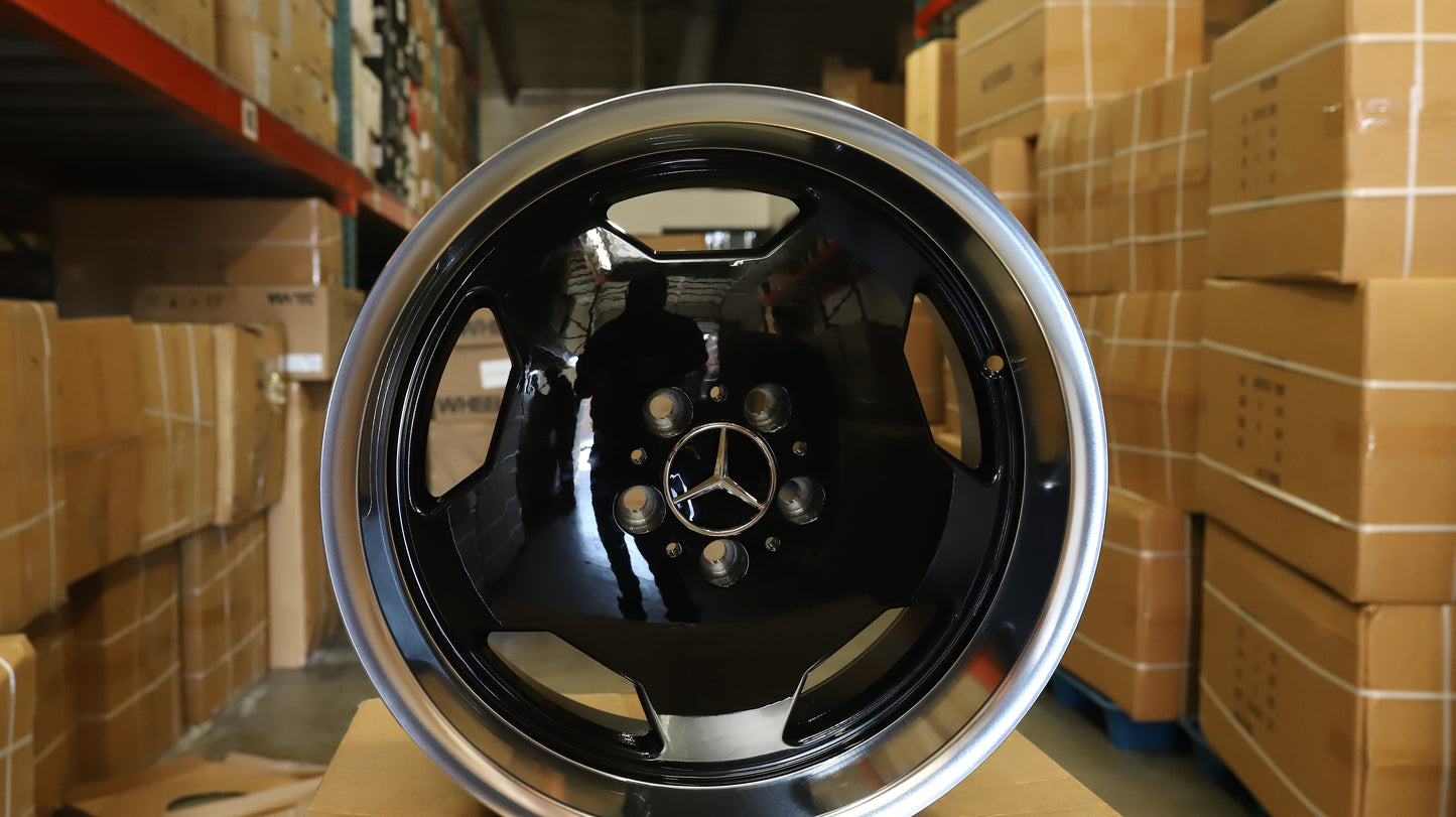 MB02 | Gloss Black Machined Lip