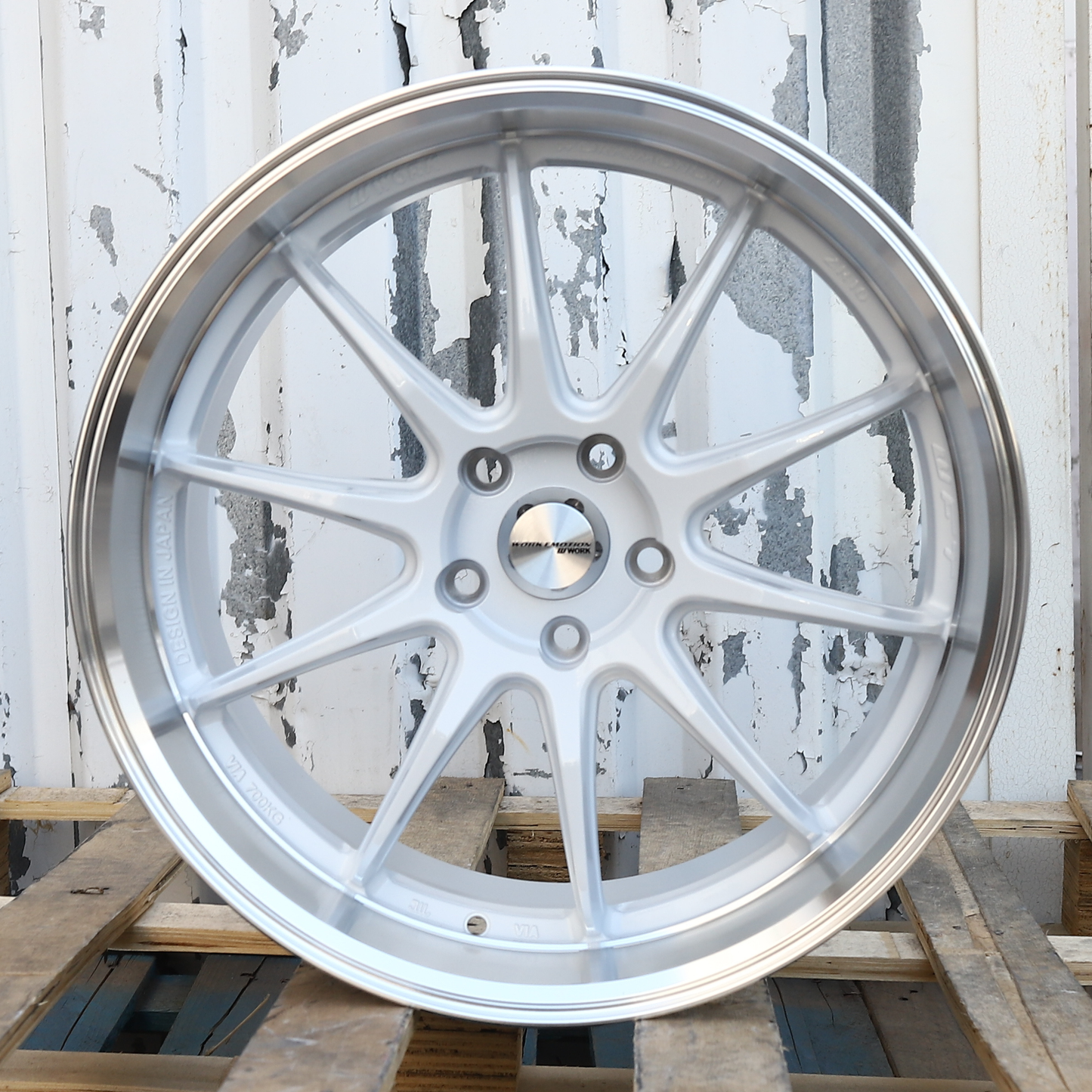 19x10.5" Gloss White Machine Lip Wheels (5x113)
