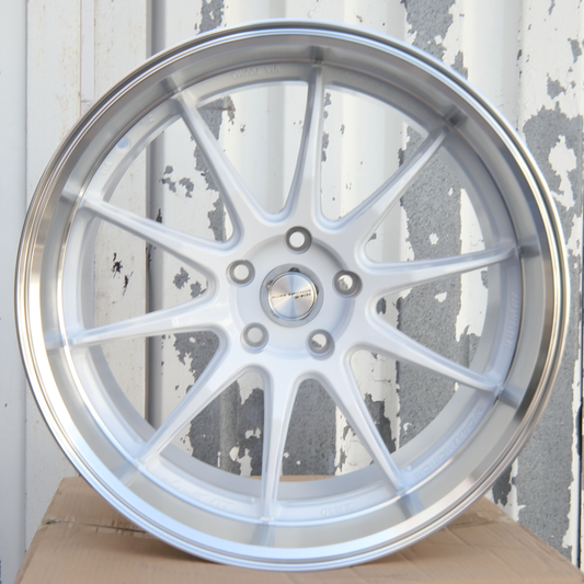 19" Gloss White Machine Lip 19x10.5" Wheels (5x113)