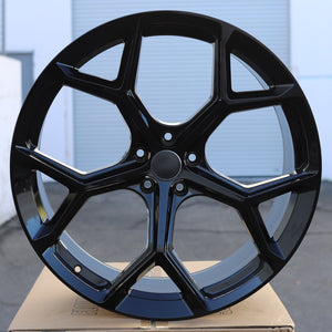 AU01 | Black