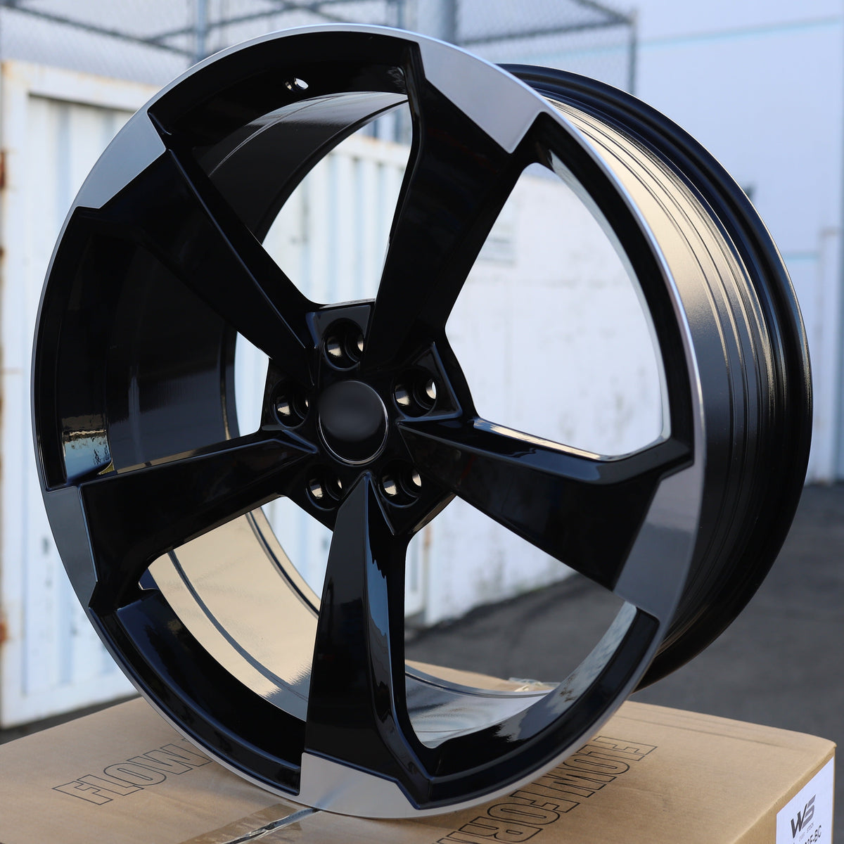 AU02 | Black Machined Face