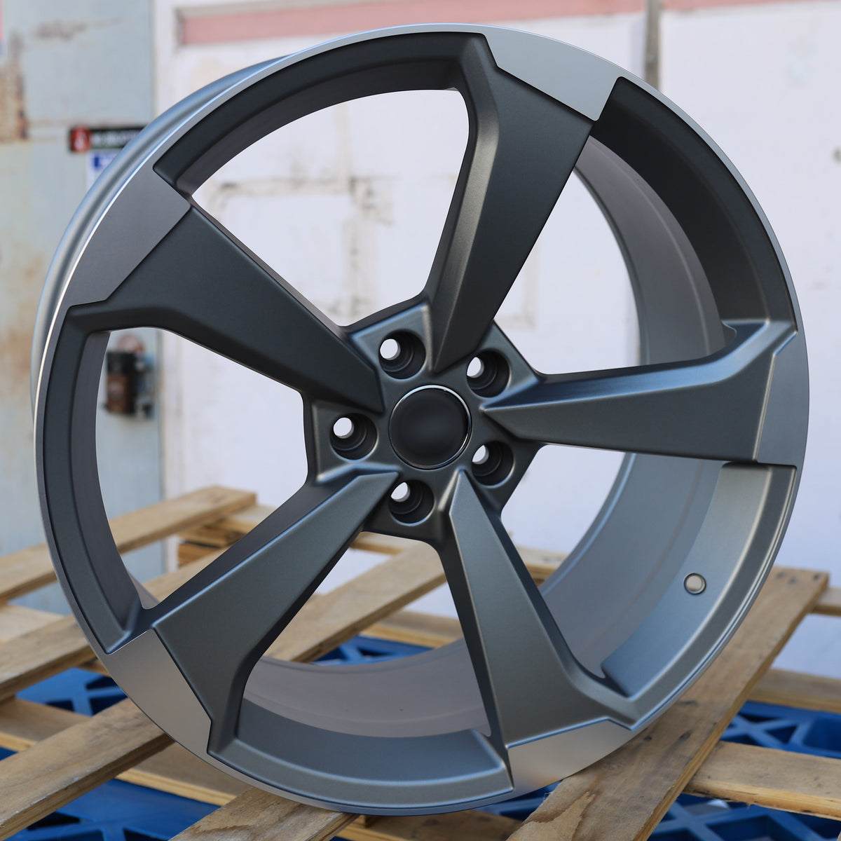AU02 | Matte Grey Machined Face