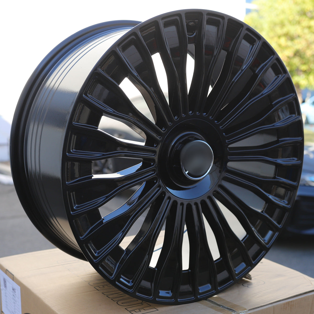 MB08 | Black