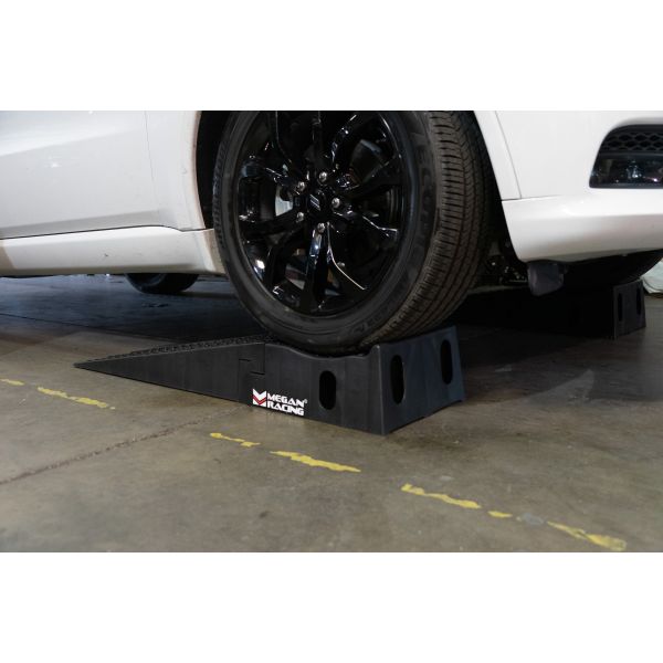Megan Racing 2PC Composite High Profile Drive-On Car Vehicle Ramp Lifting GVW 16000LB
