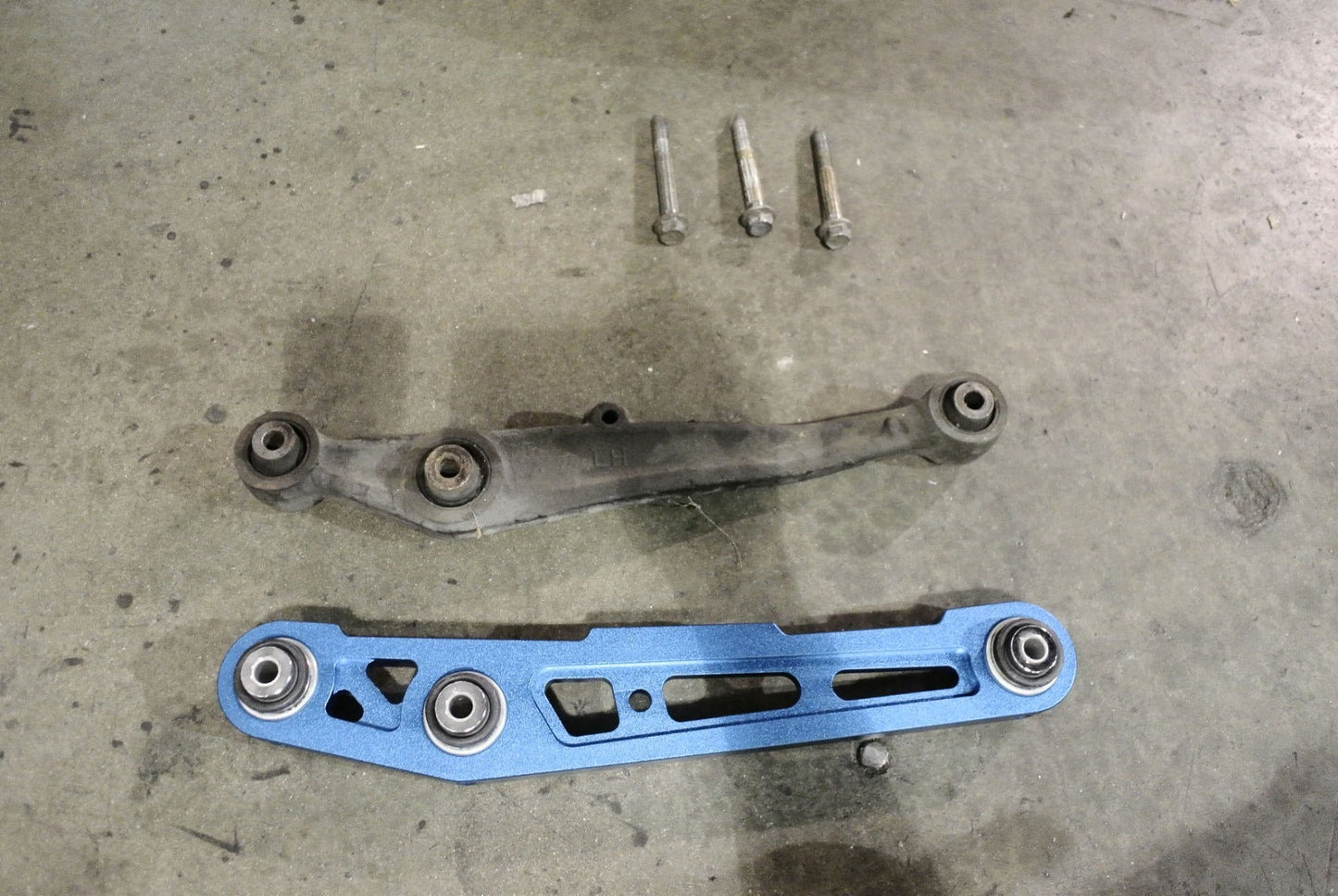 Megan Racing Rear Lower control Arm (Spherical Bushing Equipped) for Acura Integra 94-01 – MRS-HA-HC92-V2