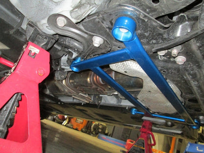 Megan Racing H-Brackets for Lexus CT200h 2011+ – Red – SB-HBLCT200R